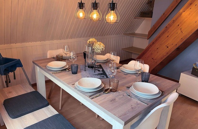 Schönes alleinstehendes Ferienhaus mit W-LAN, TV, Terrasse, Haustiere erlaubt und Parkplatz