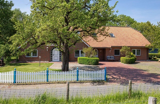 Atemberaubendes alleinstehendes Ferienhaus mit W-LAN, TV, Terrasse, Haustiere erlaubt und Parkplatz