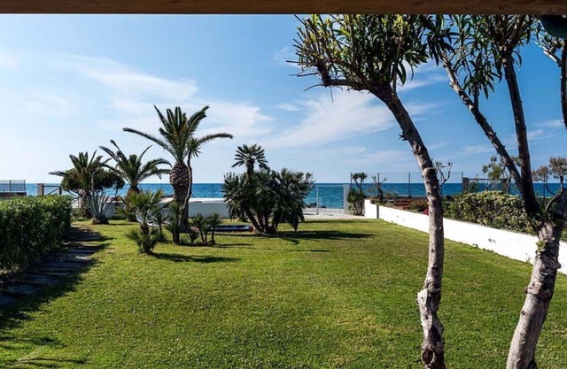 Alleinstehendes Ferienhaus mit W-LAN, Klimaanlage, Whirlpool, TV, Terrasse, Panoramablick