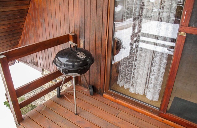 Wunderbares alleinstehendes Ferienhaus für 4 Gäste mit W-LAN, TV, Terrasse und Parkplatz