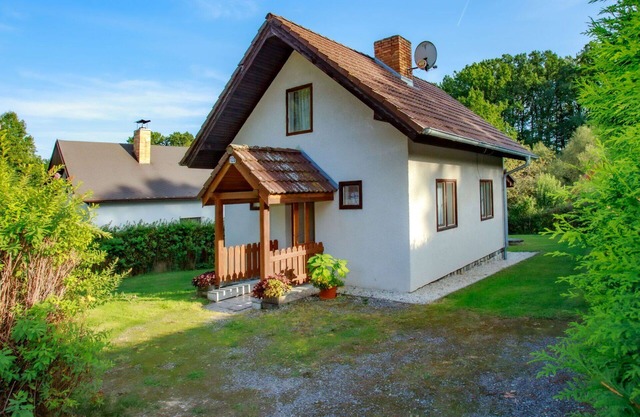 Wunderbares alleinstehendes Ferienhaus mit W-LAN, TV, Terrasse, Haustiere erlaubt und Parkplatz