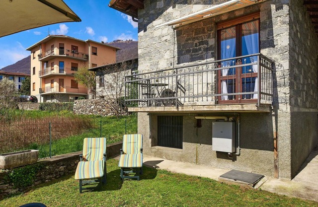 Schönes alleinstehendes Ferienhaus mit W-LAN, TV, Balkon, Haustiere erlaubt und Parkplatz