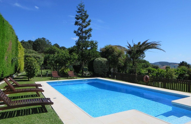 Wunderbares alleinstehendes Ferienhaus mit Klimaanlage, Pool, W-LAN, TV, Terrasse und Parkplatz