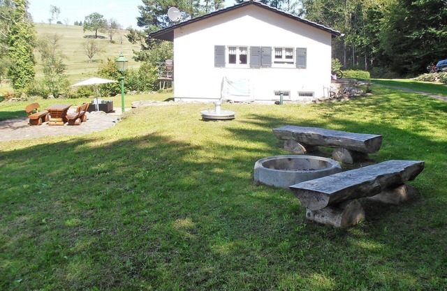 Alleinstehendes Ferienhaus mit W-LAN, TV, Innenhof, Haustiere erlaubt, Panoramablick, Parkplatz