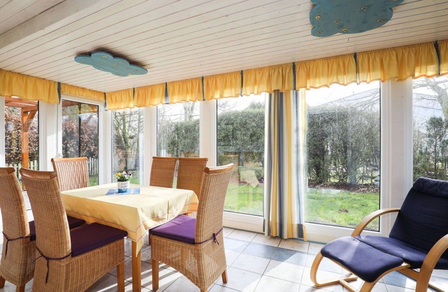 Schönes alleinstehendes Ferienhaus für 5 Gäste mit TV, Innenhof, Haustiere erlaubt und Parkplatz