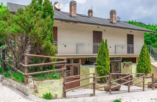 Alleinstehendes Ferienhaus mit W-LAN, TV, Balkon, Haustiere erlaubt, Panoramablick, Parkplatz