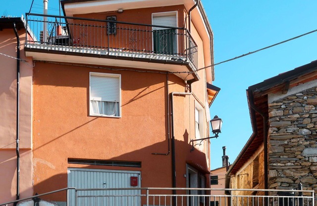 Alleinstehendes Ferienhaus mit W-LAN, TV, Terrasse, Haustiere erlaubt, Panoramablick, Parkplatz