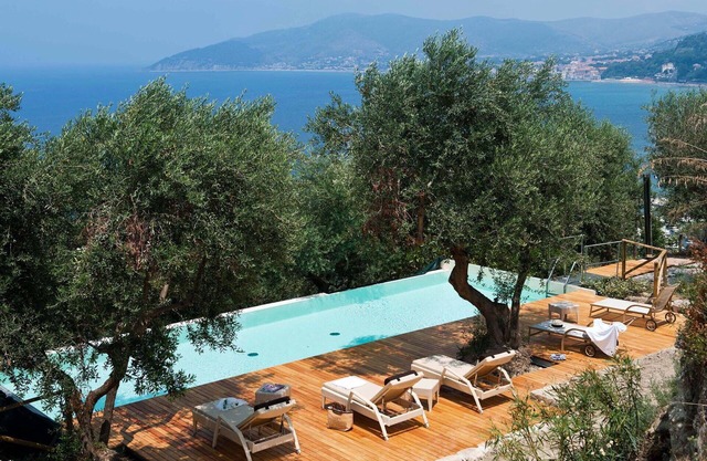 Schönes alleinstehendes Ferienhaus mit privatem Pool, Klimaanlage, W-LAN, TV, Terrasse, Parkplatz