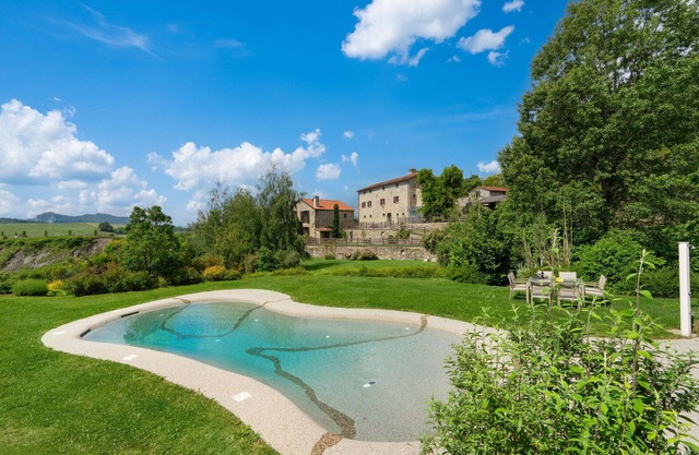Alleinstehendes Ferienhaus mit Klimaanlage, privatem Pool, W-LAN, TV, Innenhof, Panoramablick