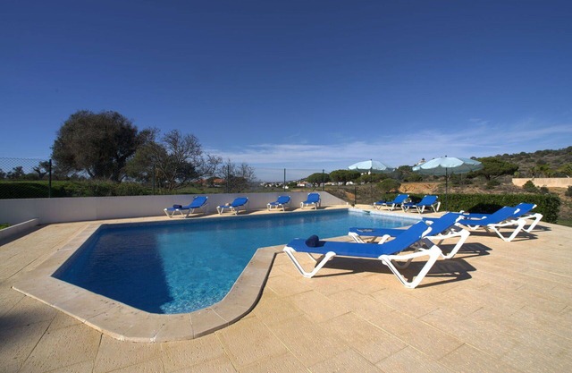 Alleinstehendes Ferienhaus mit privatem Pool, W-LAN, Klimaanlage, TV, Innenhof, Panoramablick