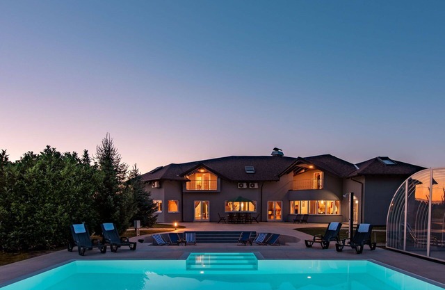 Stunning private villa with WIFI, private pool, A/C, hot tub, TV, terrace, panoramic view, parking