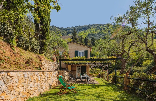 Alleinstehendes Ferienhaus mit W-LAN, TV, Terrasse, Haustiere erlaubt, Panoramablick, Parkplatz