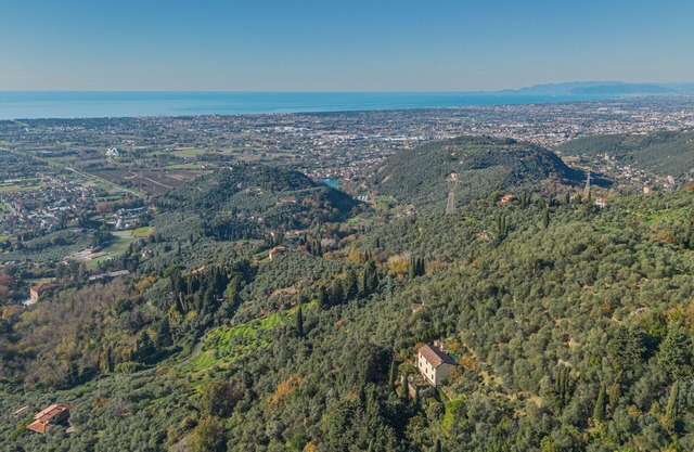 Wunderbares alleinstehendes Ferienhaus mit Klimaanlage, W-LAN, TV, Balkon und Parkplatz