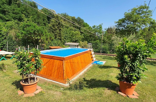 Wunderbares alleinstehendes Ferienhaus mit W-LAN, privatem Pool, TV, Haustiere erlaubt, Parkplatz
