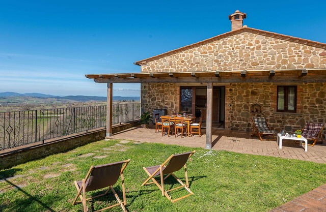Alleinstehendes Ferienhaus mit W-LAN, Innenhof, Haustiere erlaubt, Panoramablick, Parkplatz