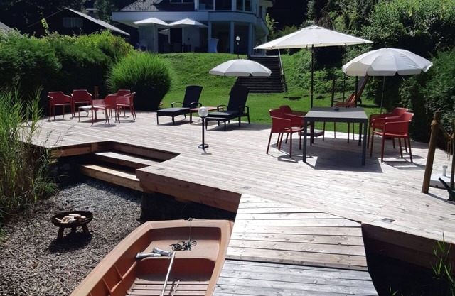 Atemberaubendes alleinstehendes Ferienhaus mit Klimaanlage, W-LAN, TV, Terrasse und Parkplatz
