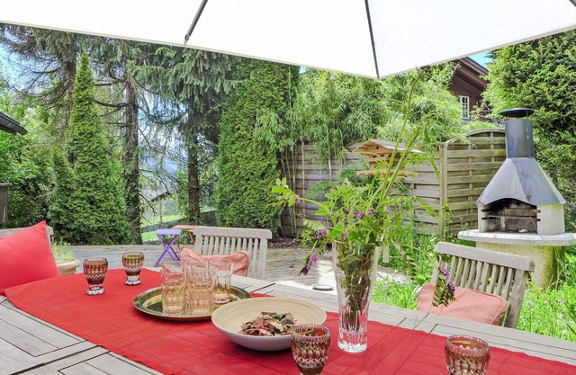 Alleinstehendes Ferienhaus mit W-LAN, TV, Innenhof, Haustiere erlaubt, Panoramablick, Parkplatz
