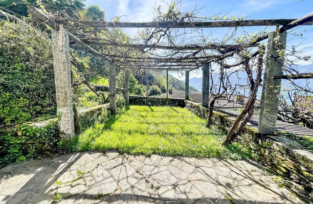 Atemberaubendes alleinstehendes Ferienhaus mit TV, Balkon, Haustiere erlaubt und Parkplatz