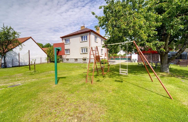 Alleinstehendes Ferienhaus mit W-LAN, Whirlpool, privatem Pool, TV, Terrasse, Parkplatz