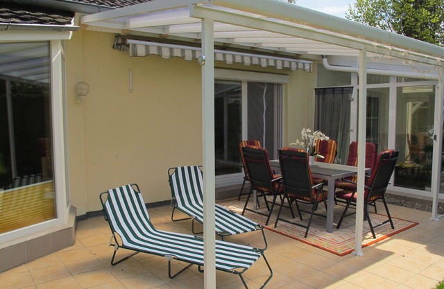 Wunderbares alleinstehendes Ferienhaus für 6 Gäste mit W-LAN, TV, Terrasse und Parkplatz