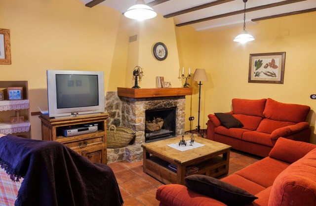 Atemberaubendes alleinstehendes Ferienhaus für 8 Personen mit W-LAN, TV, Terrasse und Parkplatz