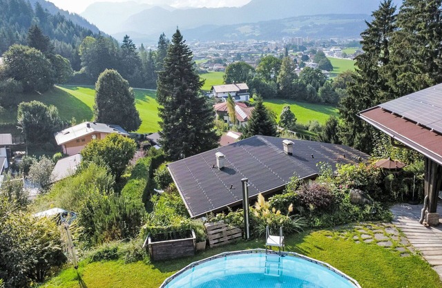 Alleinstehendes Ferienhaus mit privatem Pool, Whirlpool, W-LAN, TV, Terrasse, Parkplatz