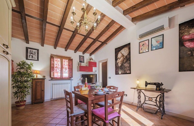 Alleinstehendes Ferienhaus mit Klimaanlage, W-LAN, TV, Innenhof, Haustiere erlaubt, Parkplatz
