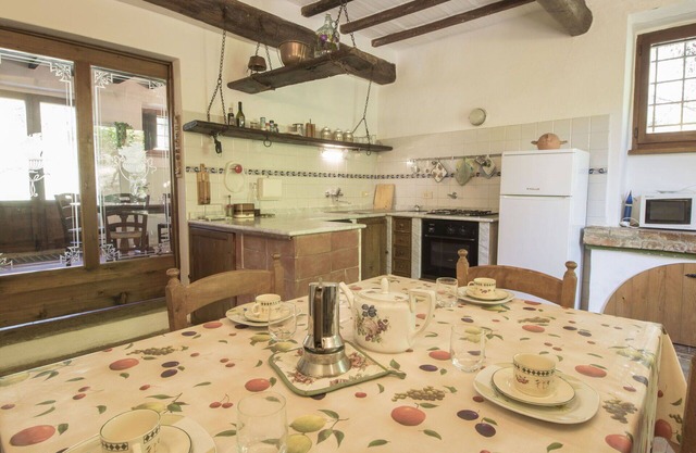 Schönes alleinstehendes Ferienhaus mit Klimaanlage, Pool, W-LAN, TV, Panoramablick und Parkplatz