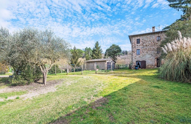 Wunderbares alleinstehendes Ferienhaus mit privatem Pool, W-LAN, TV, Haustiere erlaubt, Parkplatz