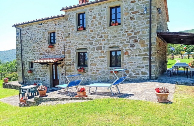 Alleinstehendes Ferienhaus mit privatem Pool, W-LAN, Innenhof, Haustiere erlaubt, Parkplatz