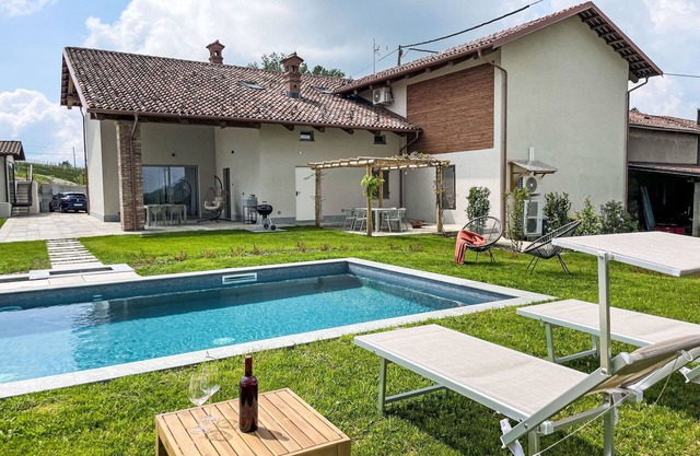 Alleinstehendes Ferienhaus mit Klimaanlage, W-LAN, privatem Pool, Terrasse, Panoramablick