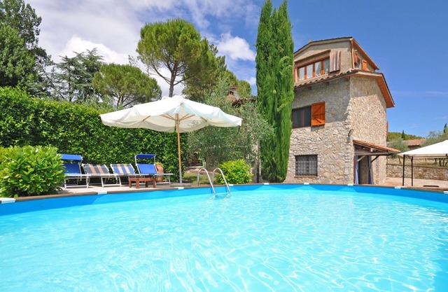 Alleinstehendes Ferienhaus mit privatem Pool, W-LAN, Klimaanlage, TV, Innenhof, Panoramablick