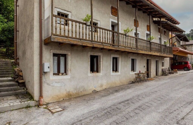 Schönes alleinstehendes Ferienhaus für 5 Personen mit Balkon, Haustiere erlaubt und Parkplatz