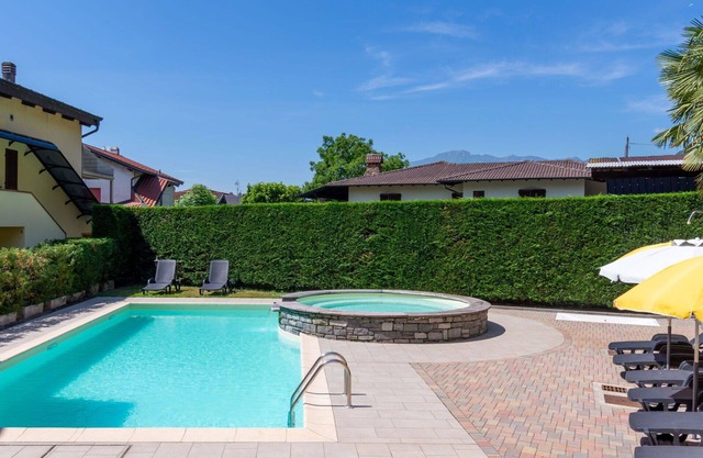 Alleinstehendes Ferienhaus mit Klimaanlage, W-LAN, Pool, TV, Terrasse, Haustiere erlaubt, Parkplatz