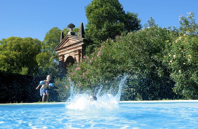 Alleinstehendes Ferienhaus mit privatem Pool, Klimaanlage, W-LAN, TV, Innenhof, Panoramablick