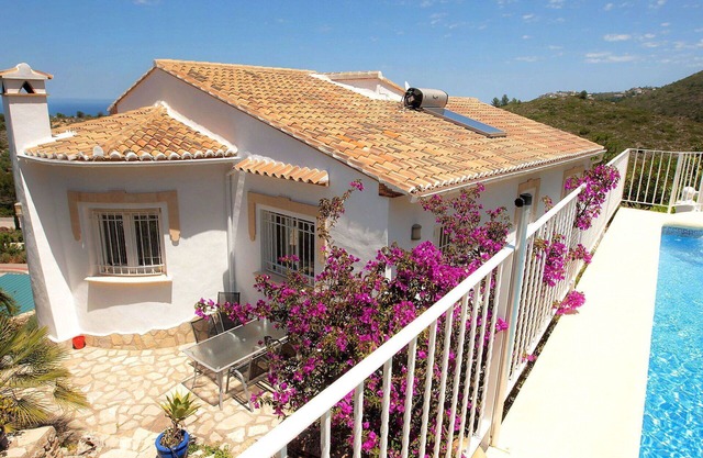 Alleinstehendes Ferienhaus mit W-LAN, privatem Pool, Klimaanlage, TV, Innenhof, Panoramablick