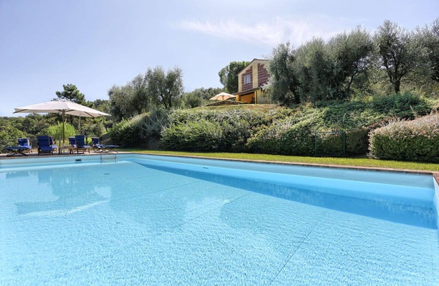 Alleinstehendes Ferienhaus mit Klimaanlage, privatem Pool, W-LAN, TV, Panoramablick, bei Lucca