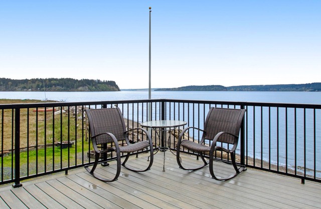 Herrliches, hundefreundliches Haus am Wasser mit Blick auf den Puget Sound!