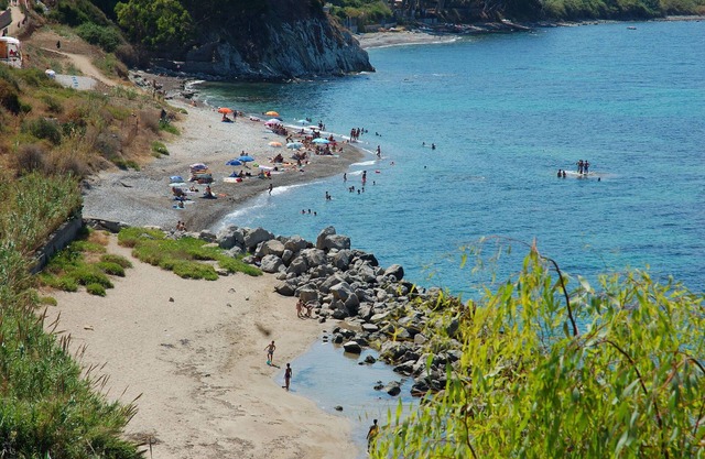 Atemberaubende Aussicht auf das Meer und wirklich Top-Garten. Privater Weg zum wunderschönen Strand