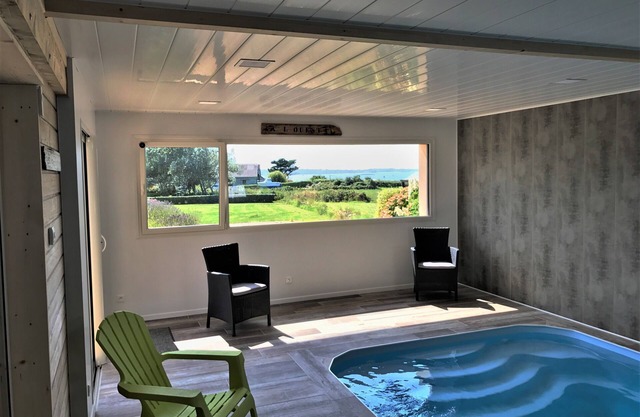 Traumhafter MEERBLICK Privater Hallenbad 29° Fussstrand 300 m