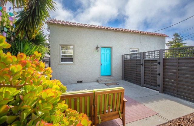 Stunning Seabright Cottage: Walk to the Beach & Boardwalk