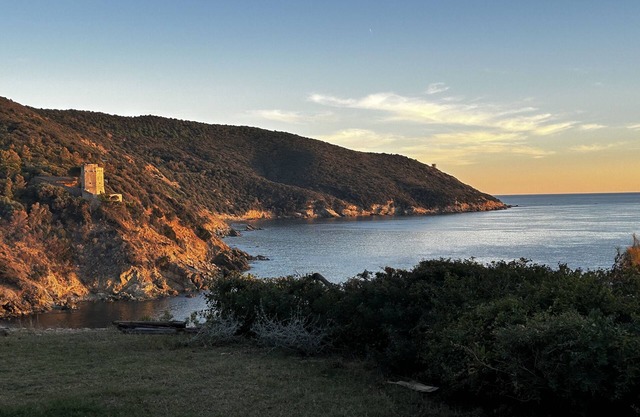 Atemberaubende Villa am Meer mit privatem Zugang zum Meer