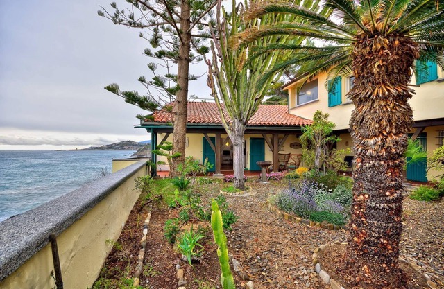 Atemberaubende Villa am Meer mit privatem Zugang zum Strand für 8 Personen