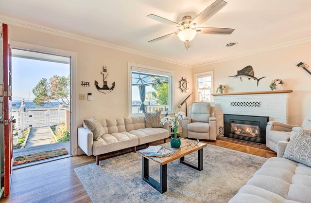 Stunning Seattle Home on Alki Beach w/ Sound View!