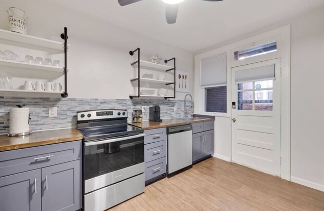 Stunning & Spacious Apt! Great 4 long stays!