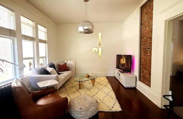 Stunning/Spacious Commercial Drive Character Home! Central to all of Vancouver.