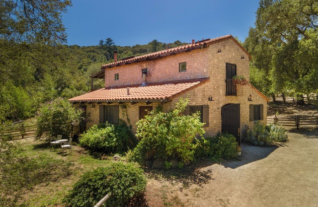 Stunning Tuscan style Home w/ breathtaking view, near the ocean, city and trails
