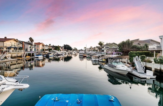 Stunning, upscale waterfront house in Oxnard, CA
