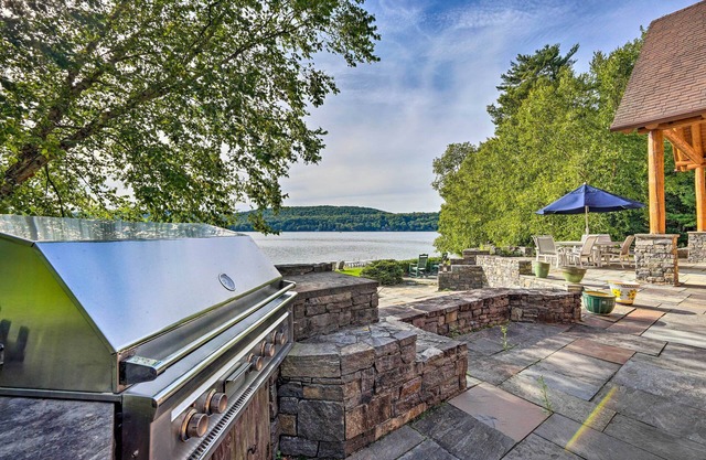 Stunning Vermont Cabin w/ Private Lake Access