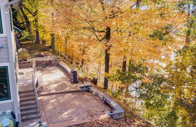Stunning View Beautiful Home on the Thornapple River